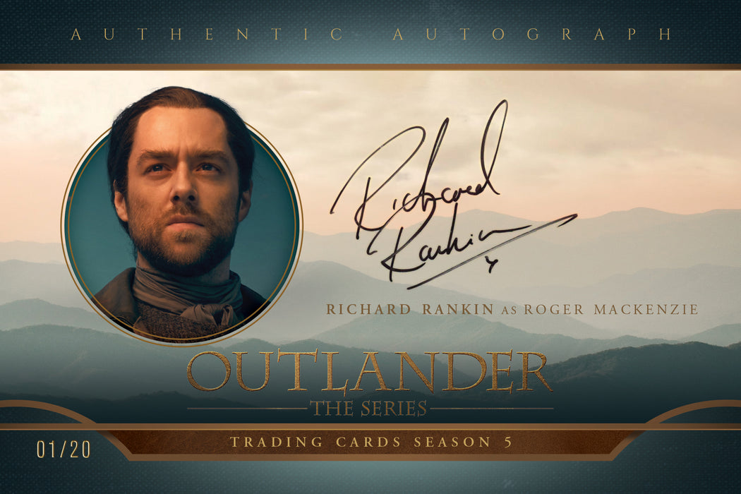 Outlander Trading Cards Season 5: Blind-Reveal Oversized Autograph Card